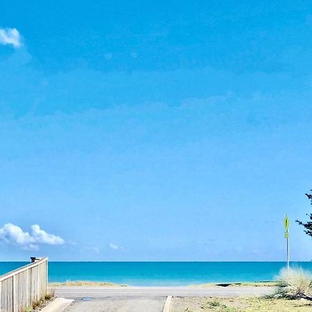 Otaki Beachfront Getaway Exterior photo